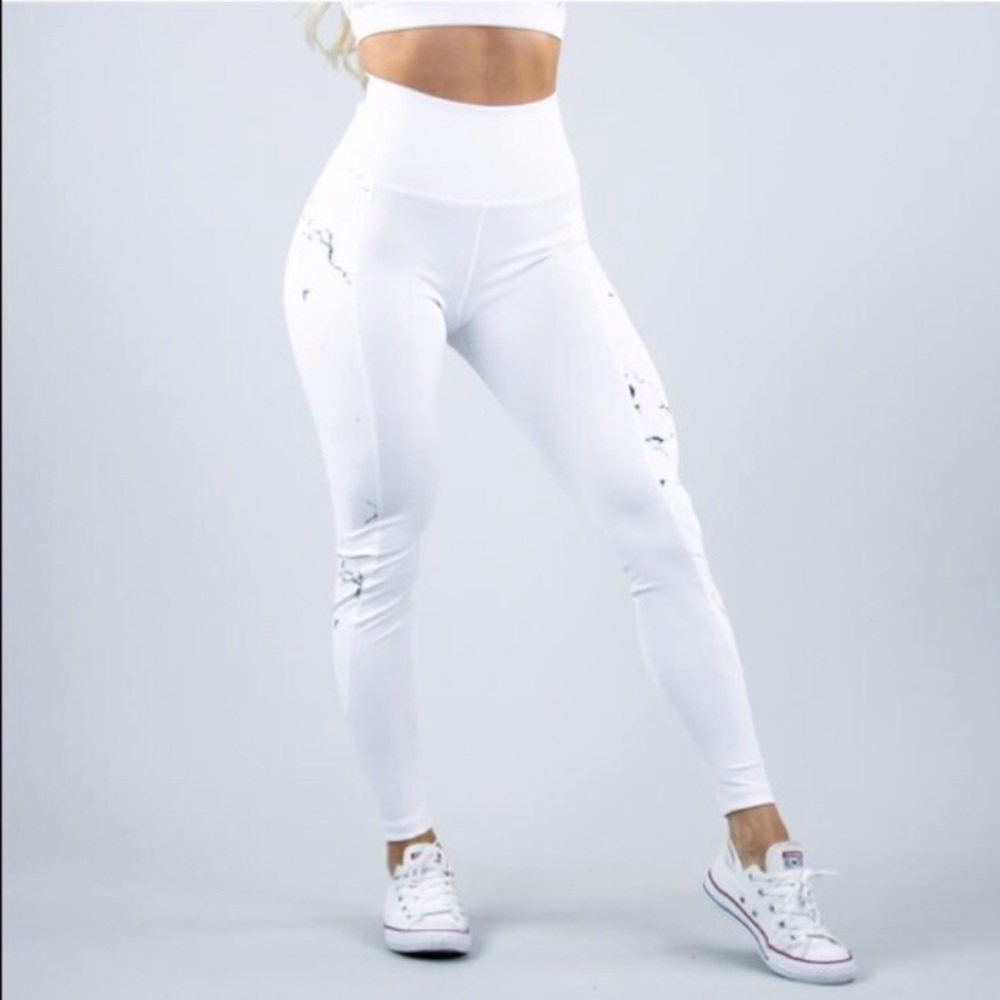 Buffbunny Milas White